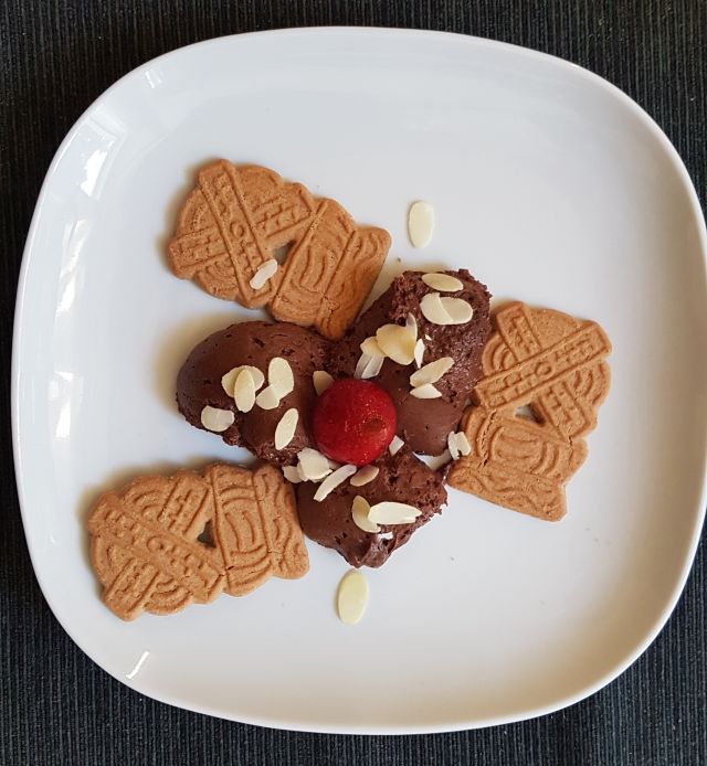 Weihnachtliche Mousse au chocolat